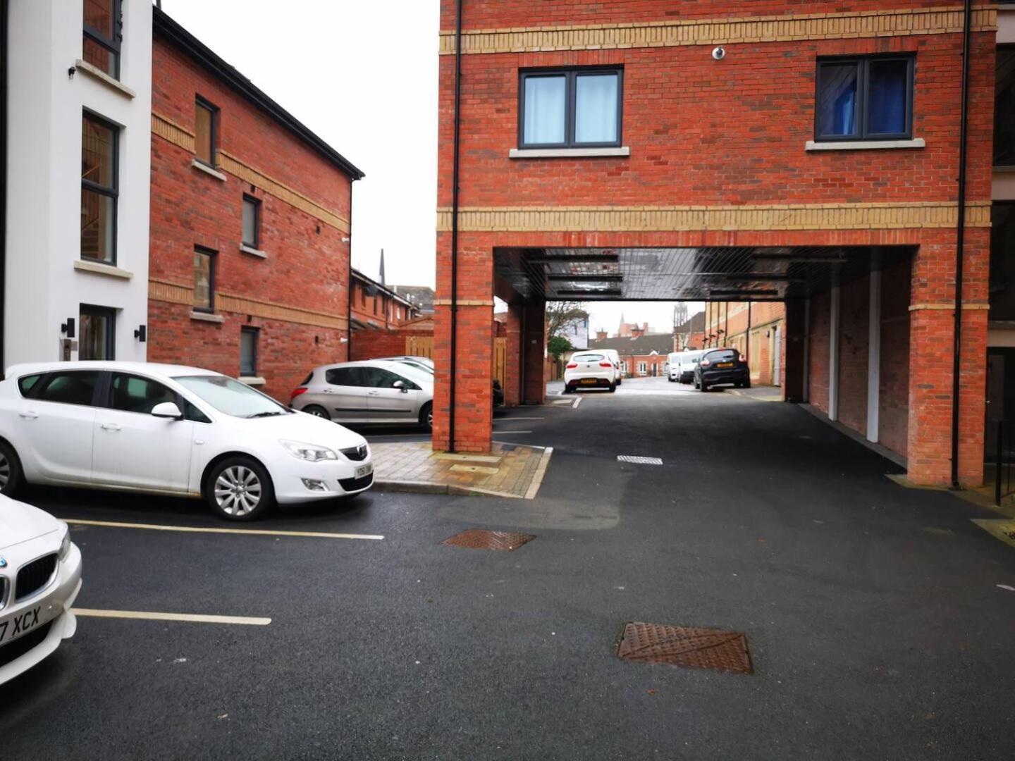 Belfast Central 2 Bedroom Luxurious Modern Stay Екстер'єр фото