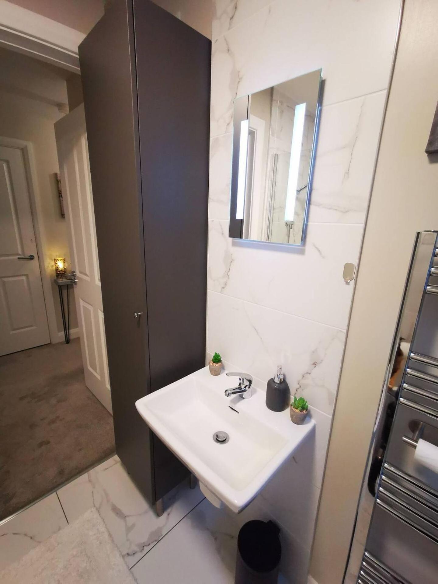 Belfast Central 2 Bedroom Luxurious Modern Stay Екстер'єр фото