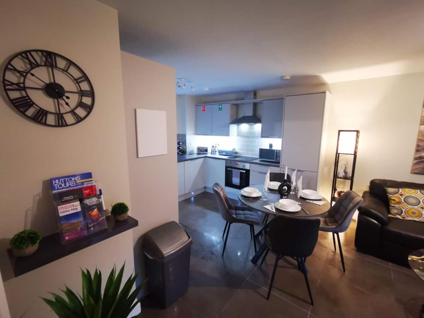 Belfast Central 2 Bedroom Luxurious Modern Stay Екстер'єр фото