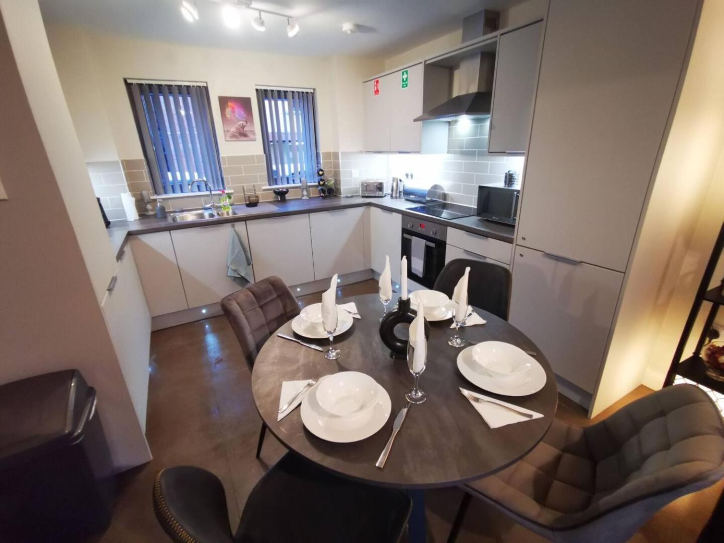 Belfast Central 2 Bedroom Luxurious Modern Stay Екстер'єр фото