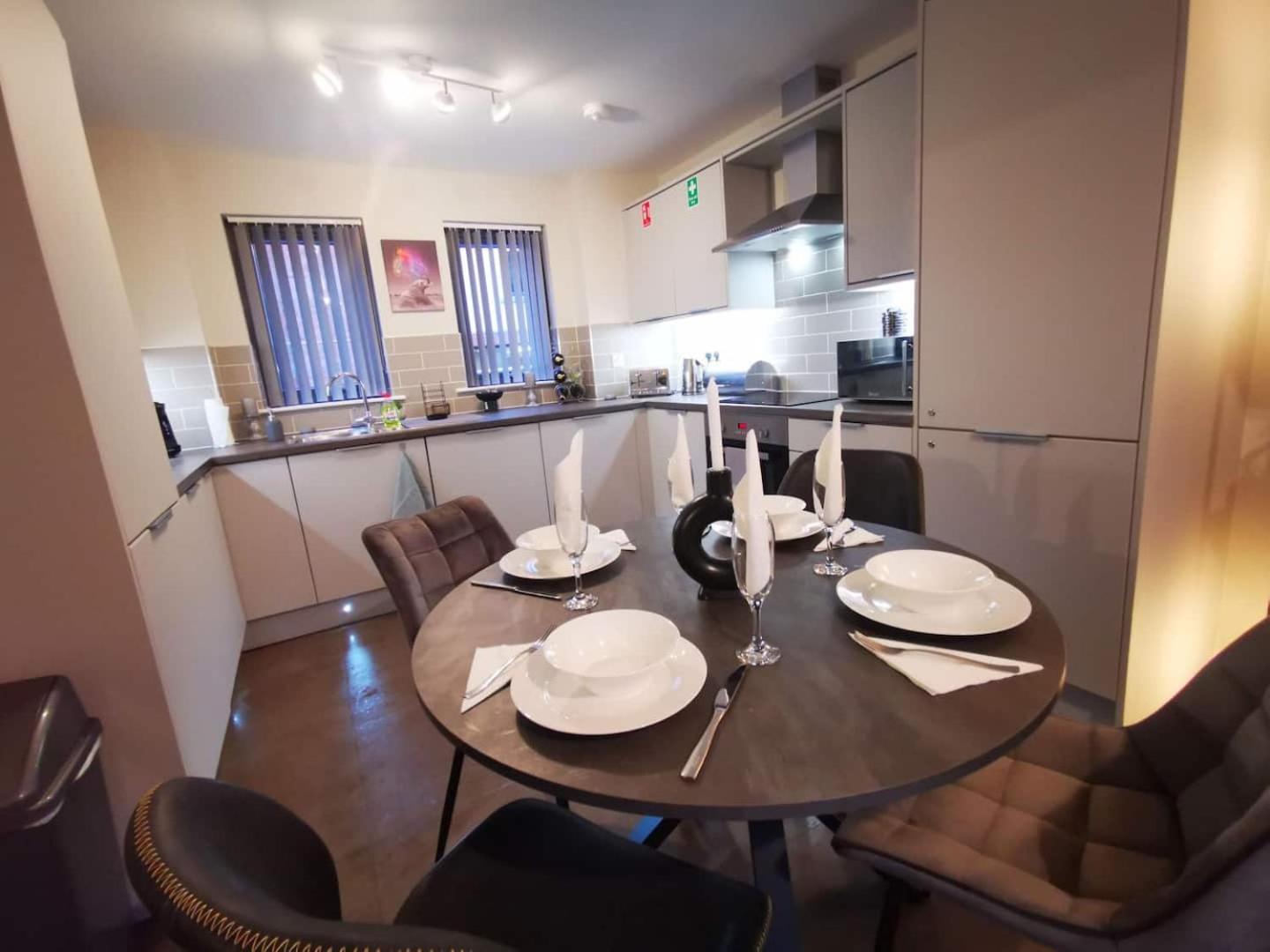 Belfast Central 2 Bedroom Luxurious Modern Stay Екстер'єр фото