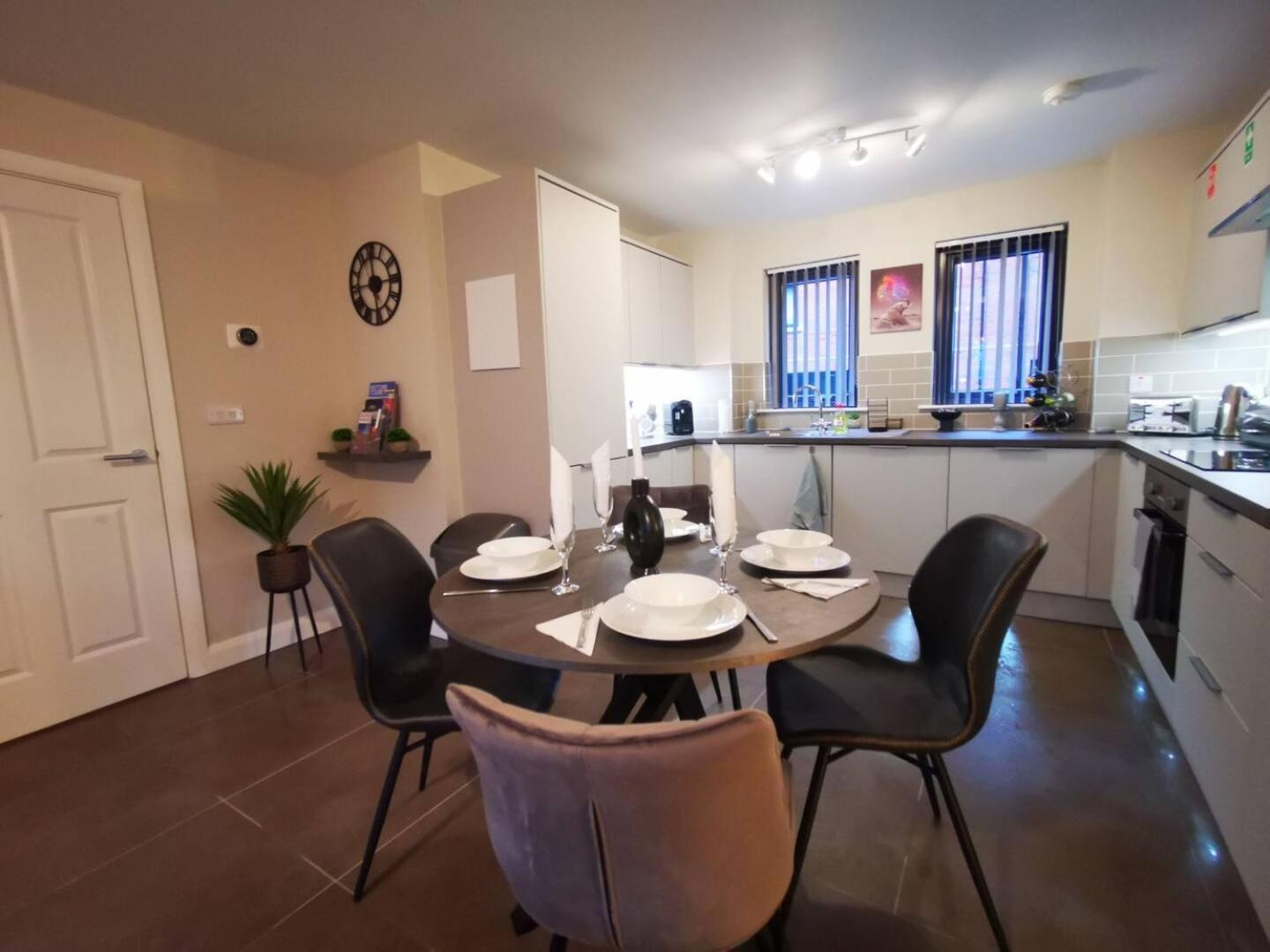 Belfast Central 2 Bedroom Luxurious Modern Stay Екстер'єр фото