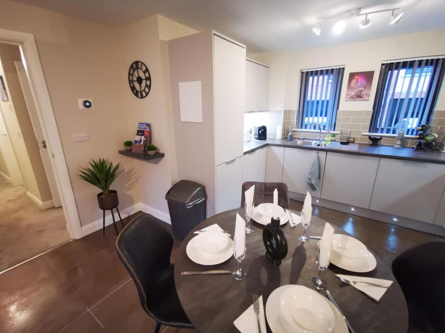 Belfast Central 2 Bedroom Luxurious Modern Stay Екстер'єр фото