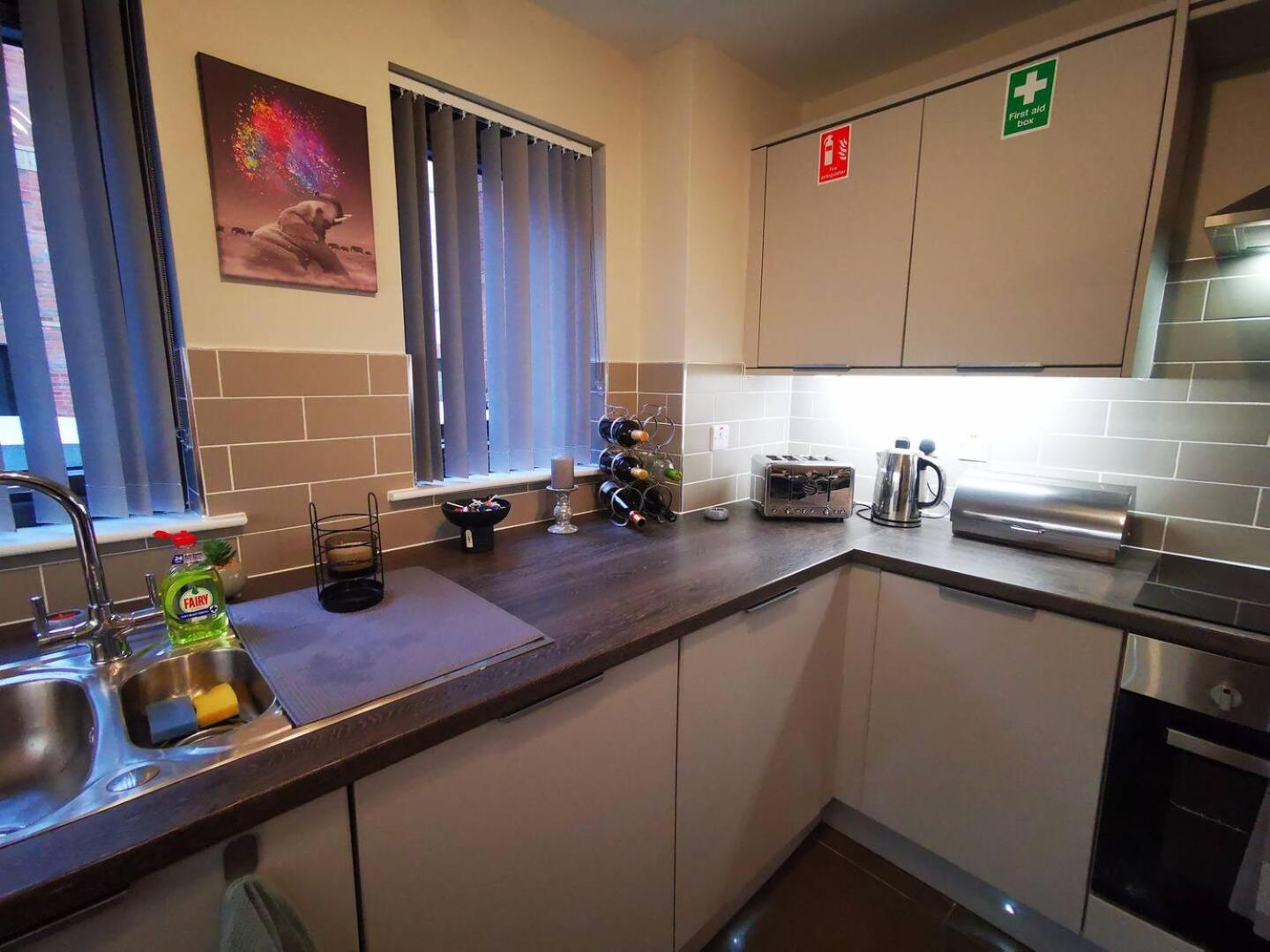 Belfast Central 2 Bedroom Luxurious Modern Stay Екстер'єр фото