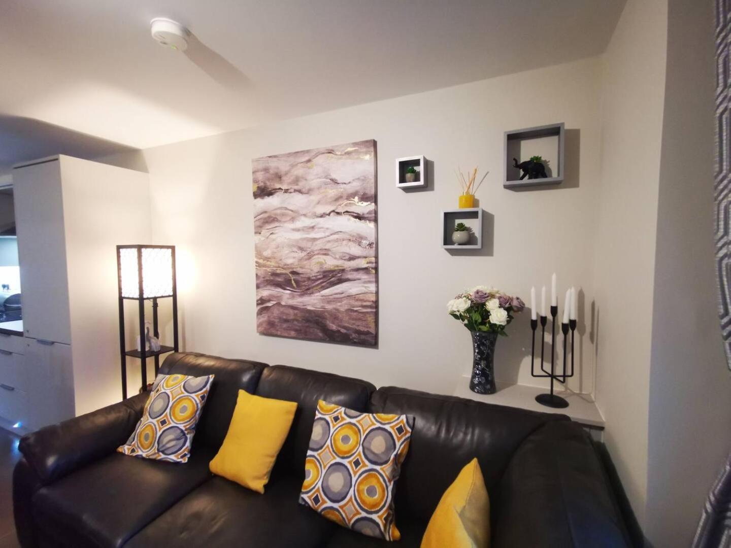 Belfast Central 2 Bedroom Luxurious Modern Stay Екстер'єр фото